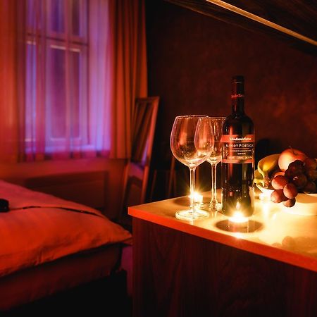 Fifty Shades Of Gray Studio, City Center Hradec Kralove Luaran gambar