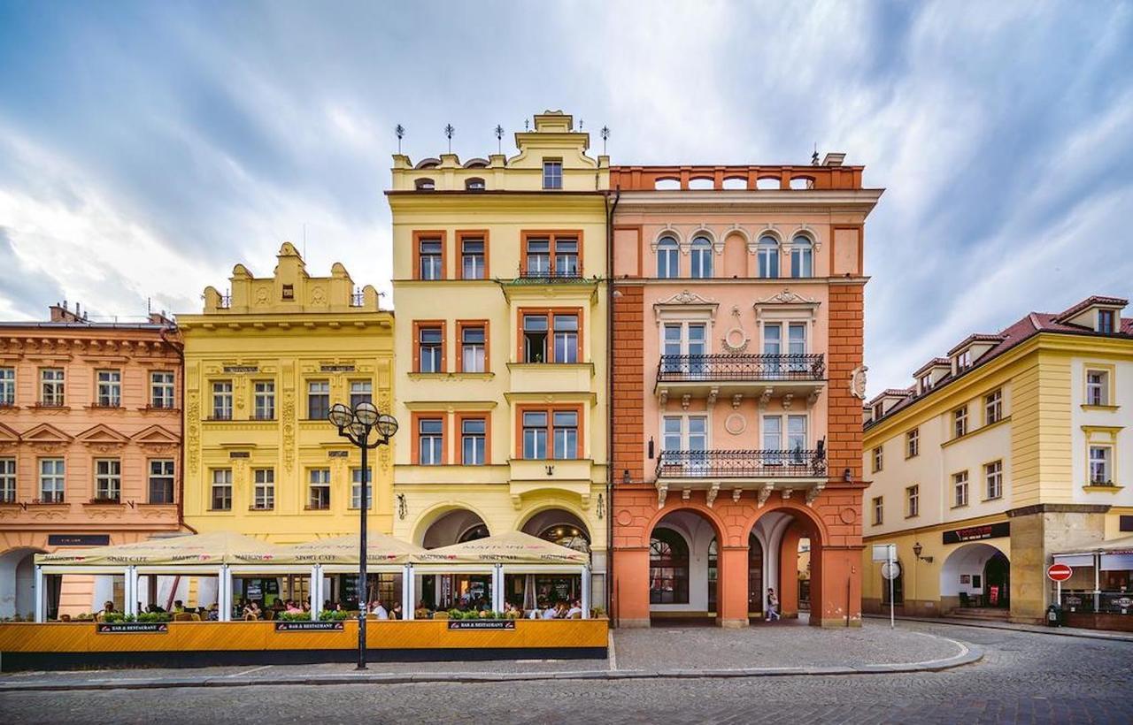 Fifty Shades Of Gray Studio, City Center Hradec Kralove Luaran gambar