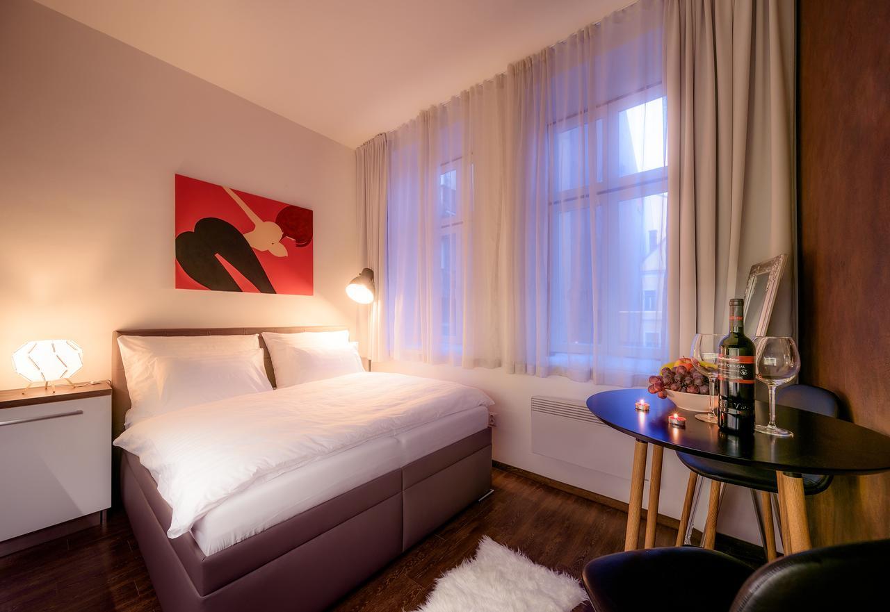 Fifty Shades Of Gray Studio, City Center Hradec Kralove Luaran gambar