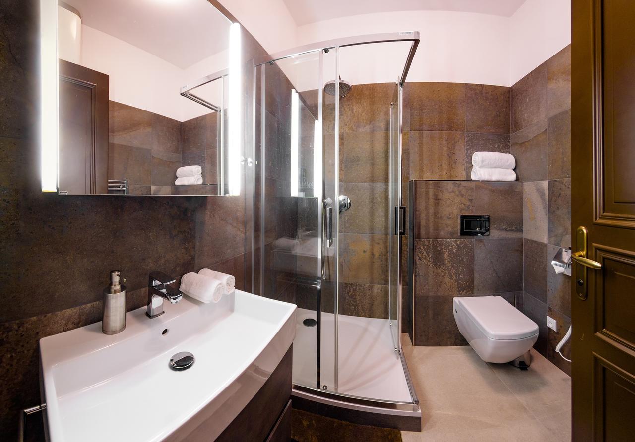 Fifty Shades Of Gray Studio, City Center Hradec Kralove Luaran gambar